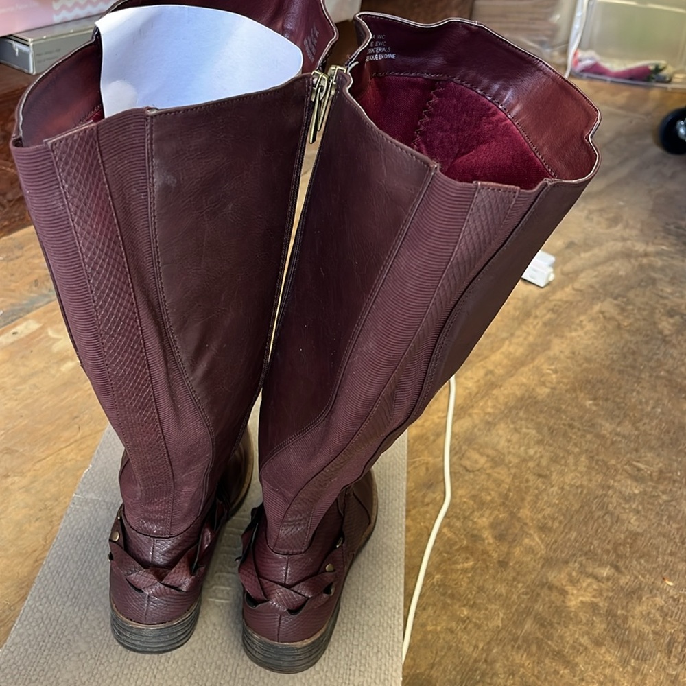 6 1/2 W Women's Tall Leather Boots - Burgundy - Picture 8 of 11